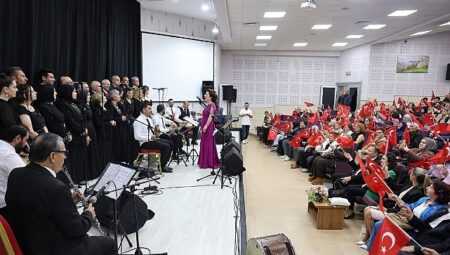 19 Mayıs Coşkusu Kartepe’de Türkü ve Nağmelerle Yaşandı