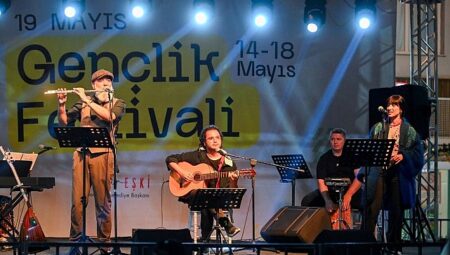 19 Mayıs gençlik sahnesi Küçükpark’ta kuruldu