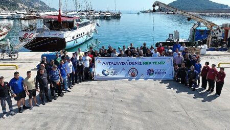 Balıkçı Barınağı’nda deniz dip temizliği