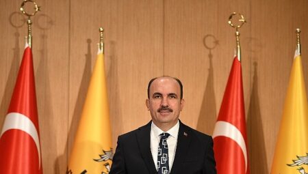 Başkan Altay: “Umre Ödüllü Siyer Bilgi Yarışmamızı Kazanan 100 Öğrencimiz Anne-Babalarıyla Kutsal Topraklara Gitmeye Hak Kazandı”