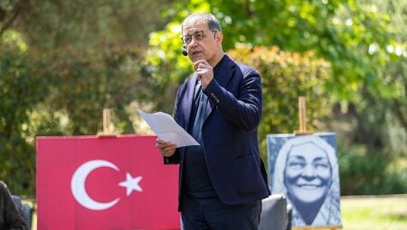 Başkan Tugay’dan Anneler Günü’nde duygulandıran sürpriz