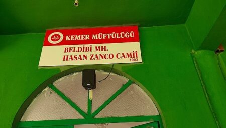 Bayram öncesi camilerde temizlik