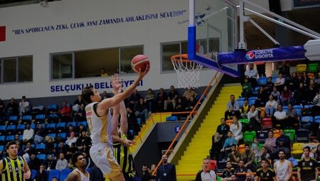 Büyükşehir Adını Yarı Finale Yazdırdı