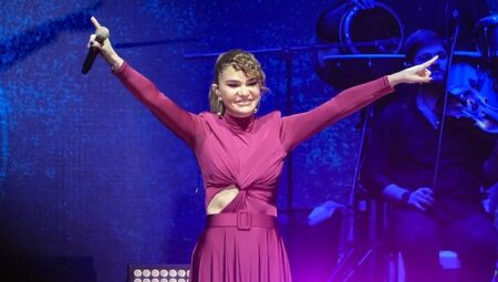 Emiralem Çilek Festivali’ne görkemli açılış