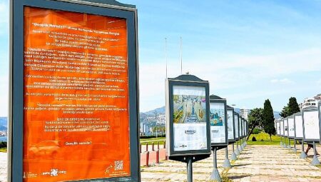 “Gençlik Nerede?” karikatür sergisi Vasıf Çınar Meydanı’nda