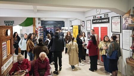 Giresun Sahnesinde İstanbul Rüzgarı: İki Oyun, Binlerce Alkış