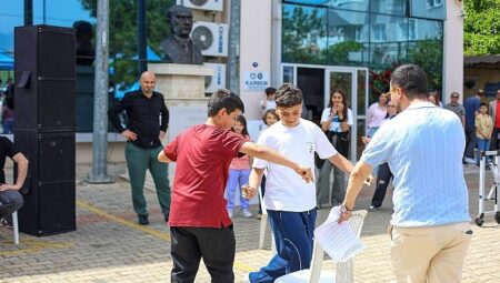 Karabağlarlı Gençler Sınav Öncesi Moral Depoladı