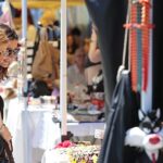 Konak’ta annelerden annelere el emeği hediye