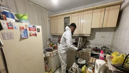 Konak’ta çöp eve geçit verilmedi: 10 ton atık çıkarıldı