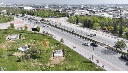 Konya Büyükşehir MARSAN Girişi’ne Yaya Üst Geçidi Yapıyor