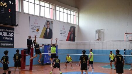 Konya Büyükşehirin Voleybol Turnuvasında 25 İlçede 2.460 Sporcu Heyecana Ortak Oluyor