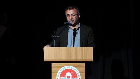 Maltepe’de 19 Mayıs coşkusu gençlerin performansıyla sahneye taşındı