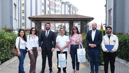 NAYDEM, apartman ve site emekçileriyle sahada buluştu