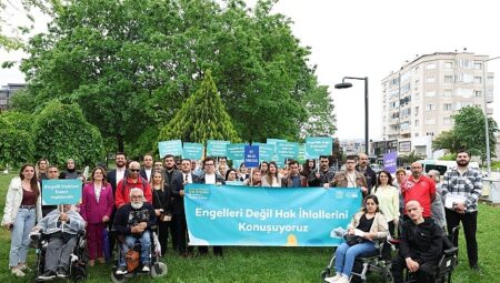 Nilüfer’de sloganlar engelleri aşmak için yükseldi
