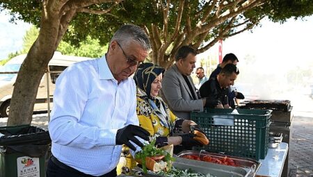 Öğrencilere deneme sınavı sonrası mangal partisi