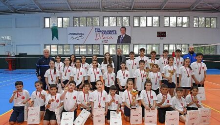 Osmangazi Belediyespor’dan Badmintonda Tarihi Başarı