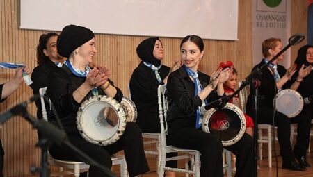 Osmangazi’de Anneler ve Kızları Aynı Sahnede Ritim Tuttu