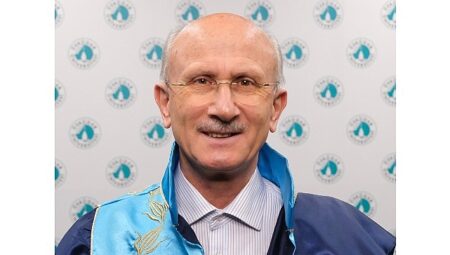 Prof. Dr. Reşat Öngören:  “Peygamberler ve velîler bile Hak ve hakikatle buluşmadan önce yalnızlık yaşıyor!”