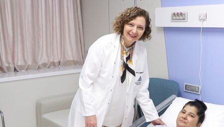 Safra kanalındaki tekrarlayan taşlardan ameliyatsız kurtuldu