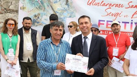 Seferihisar, sanatın evrensel diliyle iki gün boyunca renkli ve anlamlı bir buluşmaya ev sahipliği yaptı.