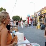 Çeşme’de kadın emeği gece pazarlarında hayat buluyor