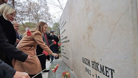 Konak’tan usta şairlere vefa: Nazım Hikmet ve Ahmed Arif Konak’ta anılacak