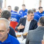 Başkan Tugay güne İZBETON emekçileriyle başladı