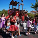 Çeşme’de yenilenen parklarda yaz boyu şenlik var