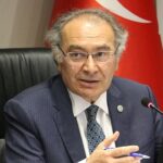 Akran zorbalığı okul kapısında bitmiyor, çocuğun odasına kadar giriyor!