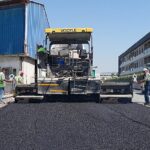 Gaziemir’de asfaltlama atağı: 4 bin 470 ton asfaltla yollar yenileniyor