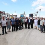 Büyükakın geleneği bozmadı, yeni sezonda Karamürselli balıkçılara da gitti