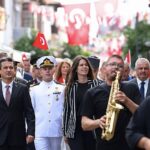 Çeşme kurtuluşunun 104. yılını gururla kutladı