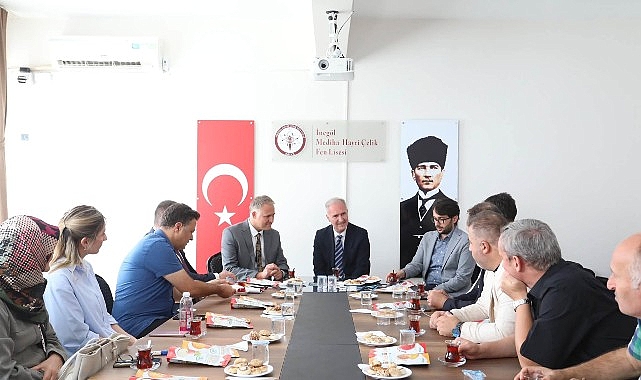 İnegöl Belediyesi’nden Mediha Hayri Çelik Fen Lisesi’ne Semt Sahası