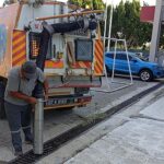 Kemer’de okul bahçelerinde yeni eğitim yılı öncesi temizlik çalışması