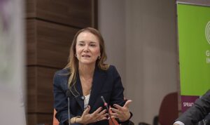 Başkan Mutlu, Konak’ın dirençli kent vizyonunu uluslararası konferansta anlattı