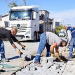 Burhaniye’de Yol Yapım ve Bakım Çalışmaları Sürüyor