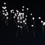 Gökyüzüne pembe balon bıraktılar