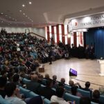 KTÜ Öğrencileriyle Buluşan Başkan Altay: “Üniversitelerimizin Eğitim Hayatına Her Türlü Katkıyı Sunmaya Gayret Ediyoruz”