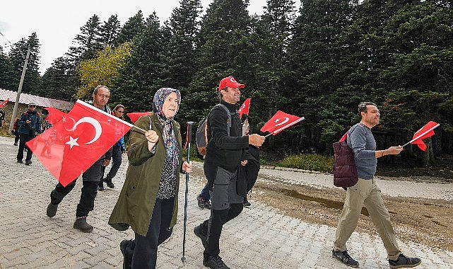 Osmangazi Belediyesi’nden Uludağ’da Cumhuriyet Yürüyüşü